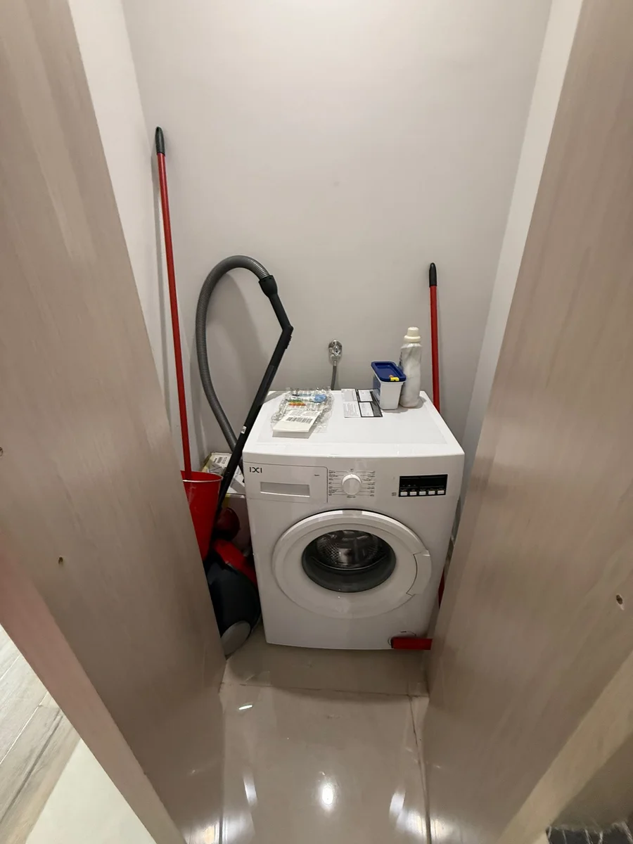 LUXURY SEE 1BEDROOM FULLY FURNISHED WITH BALCONY