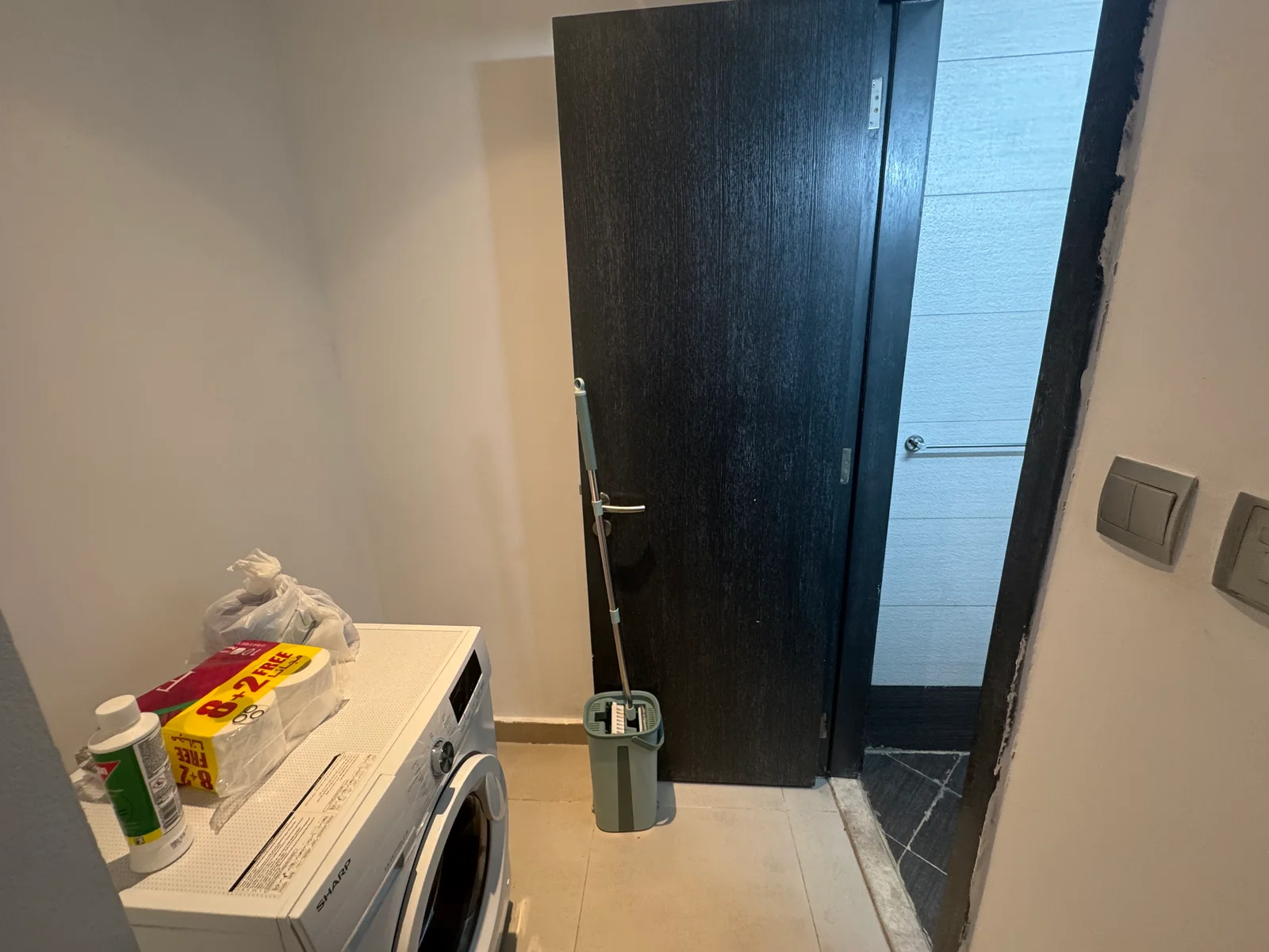 COZY 1BEDROOM FULLY FURNISHED WITH BALCONY