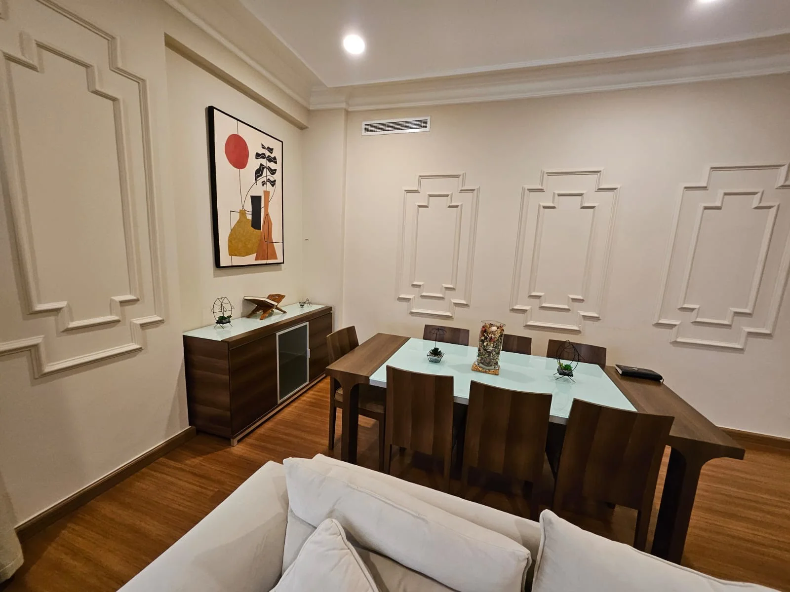 ELEGANT 2BHK FF SEE VEIW UPGRADED APARTMENT