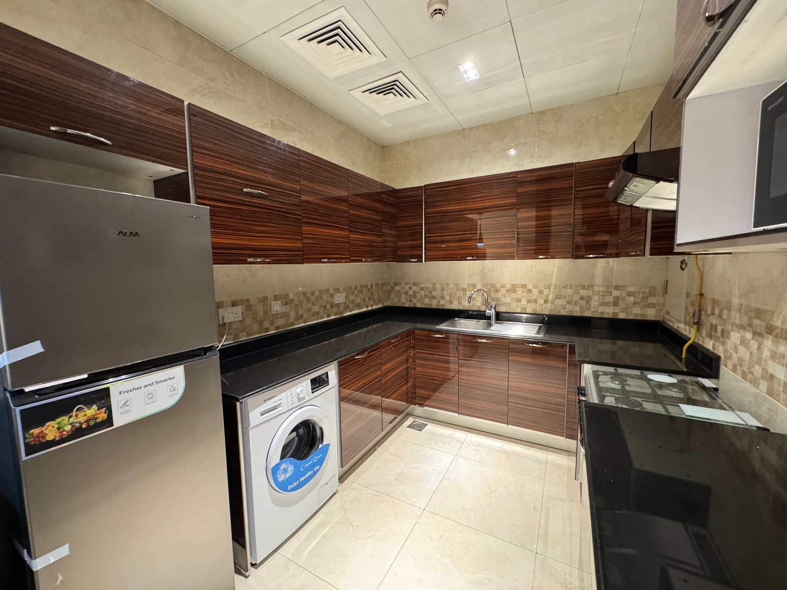 BRAND NEW 1BEDROOM FULLY FURNISHED WITH BALCONY