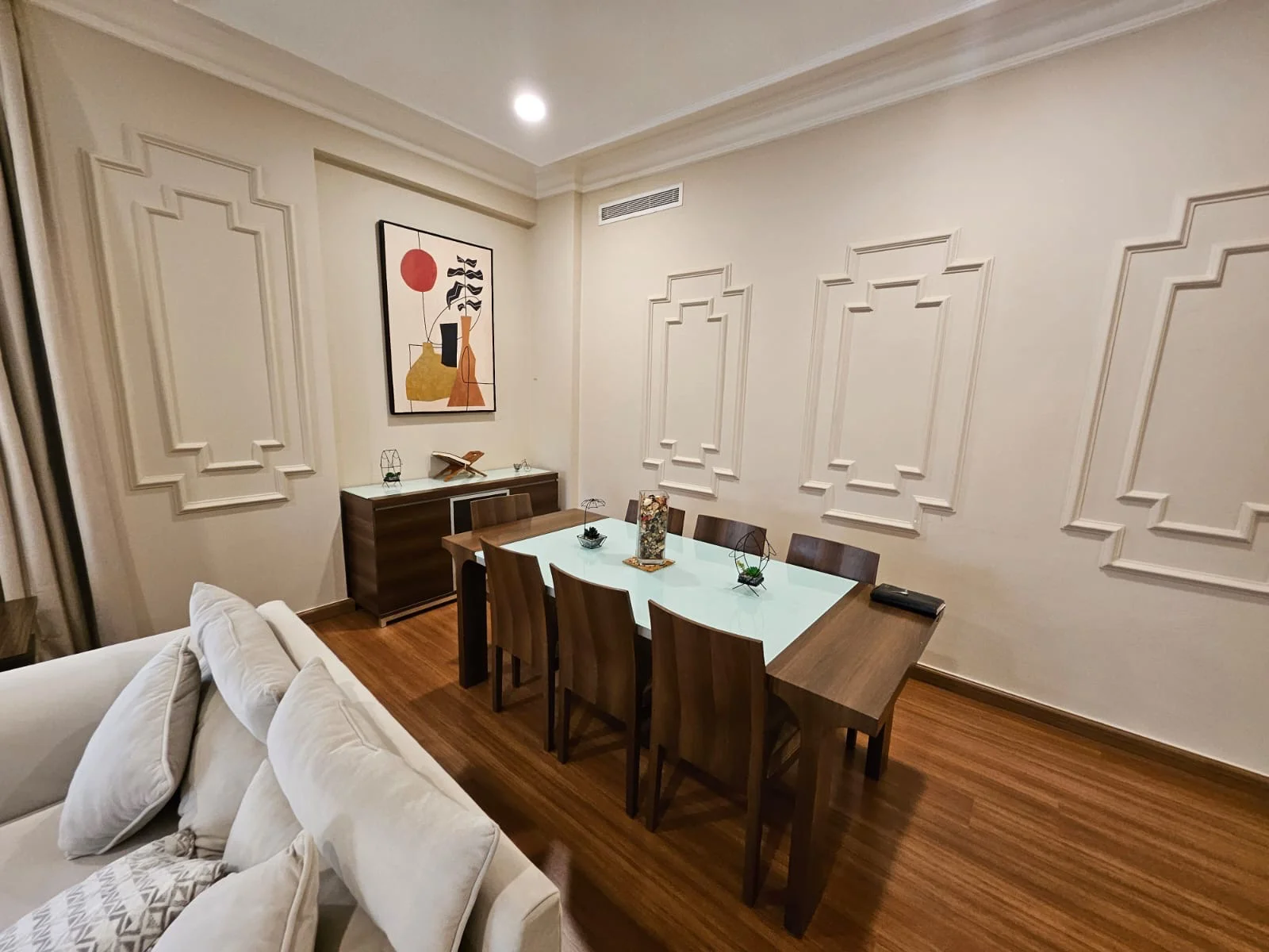 ELEGANT 2BHK FF SEE VEIW UPGRADED APARTMENT