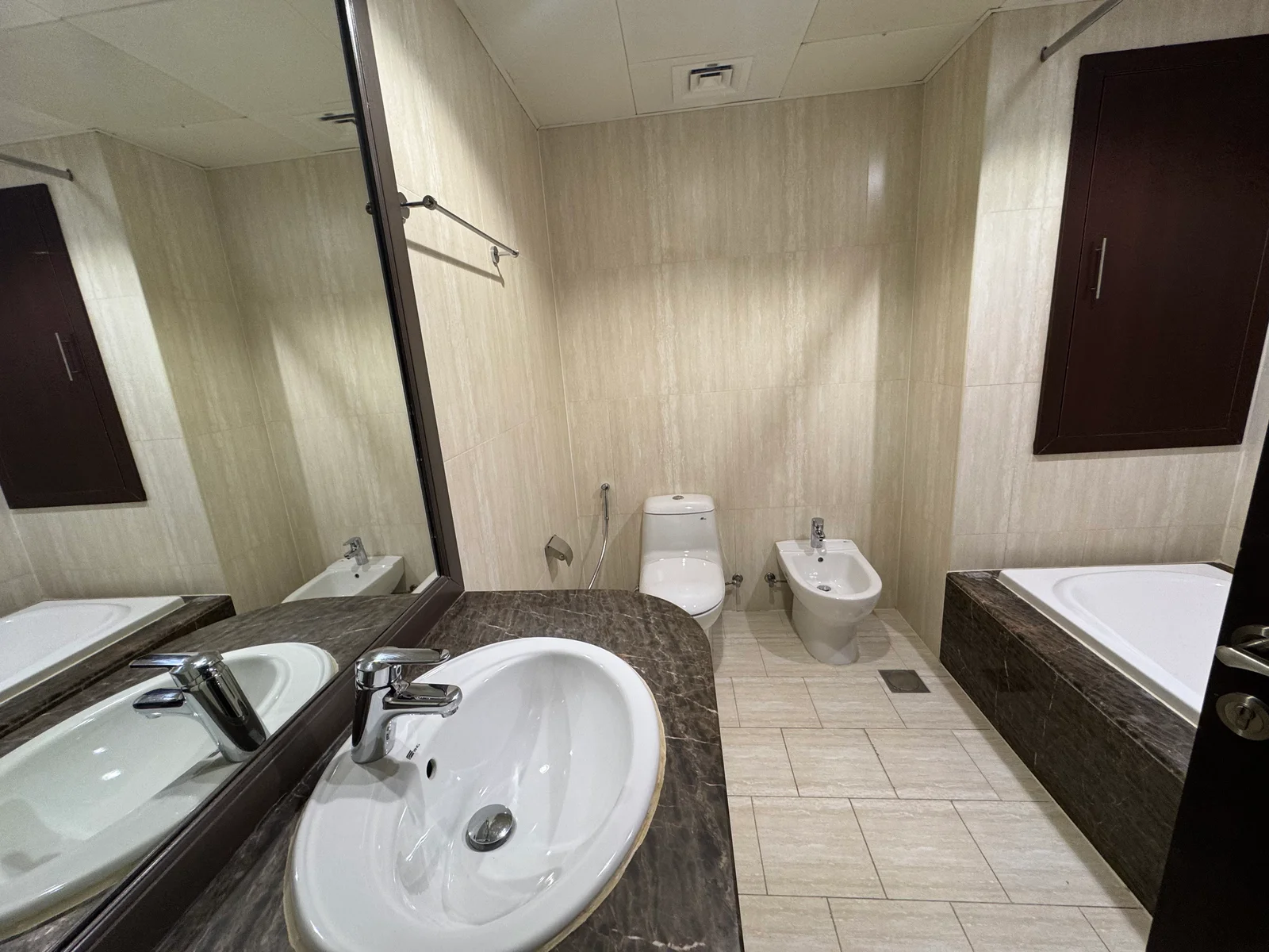 ONE MONTH FREE QATAR COOL INCLUDE 1 BEDROOM FF