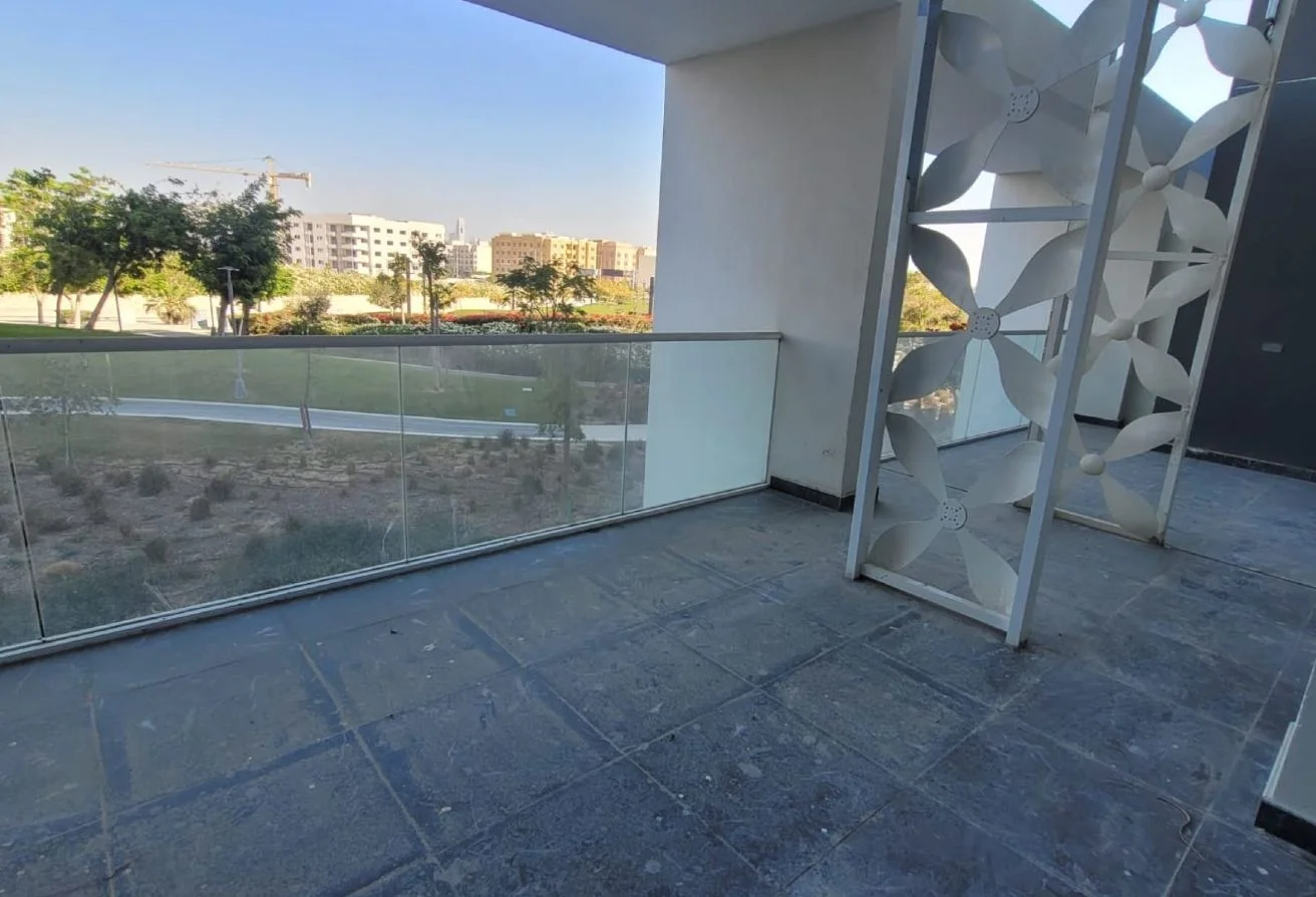 RENTED 2 BHK PARK VIEW WITH TERRACE BEST PRICE