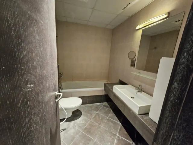 CLASSIC 1BEDROOM SEMI FURNISHED WITH BIG TERRACE