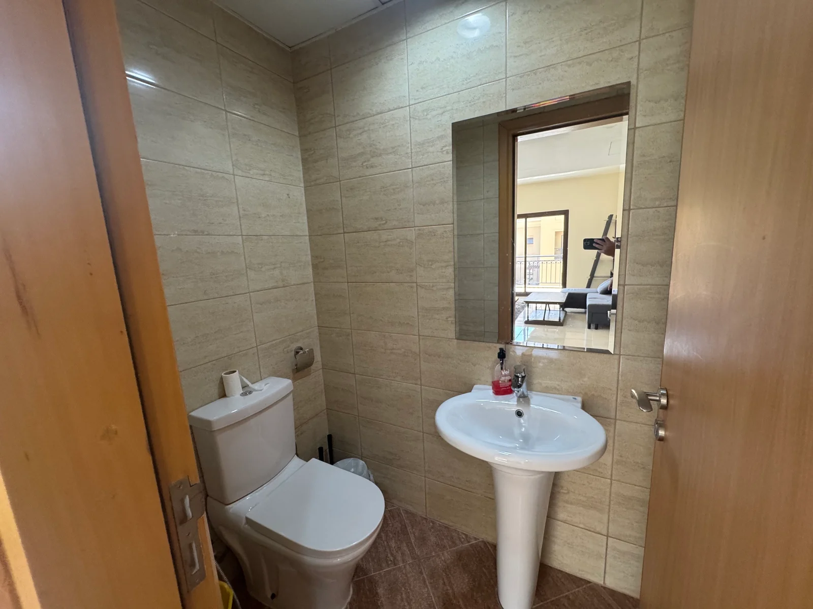 COZY 1 BEDROOM FULLY FURNISHED WITH BALCONY - view 3