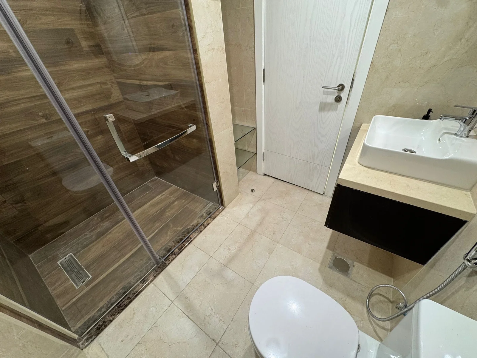 BRAND NEW 2BEDROOM FULLY FURNISHED WITH BALCONY