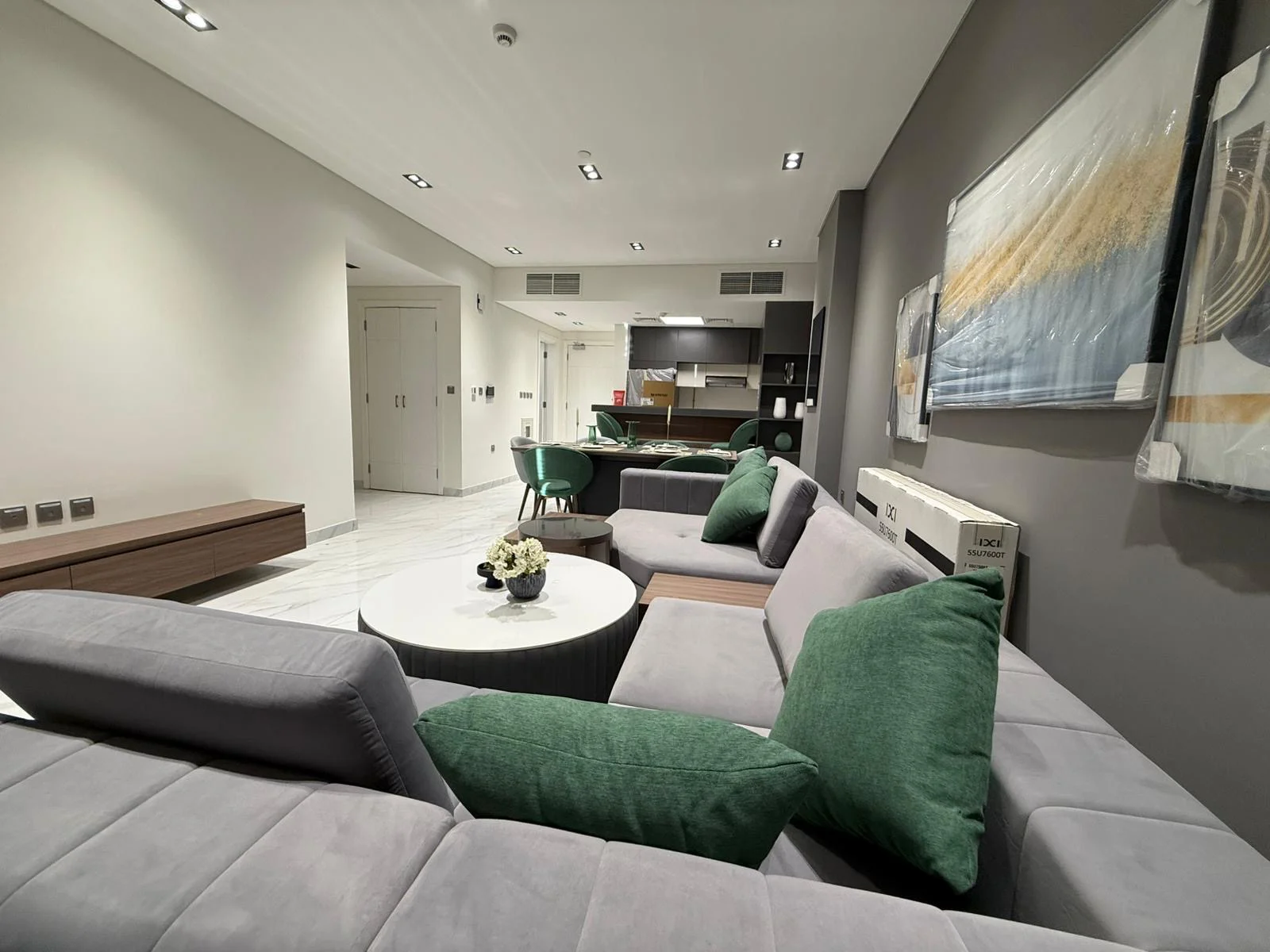 BRAND NEW 1BEDROOM BRAND NEW FURNITURE BALCONY
