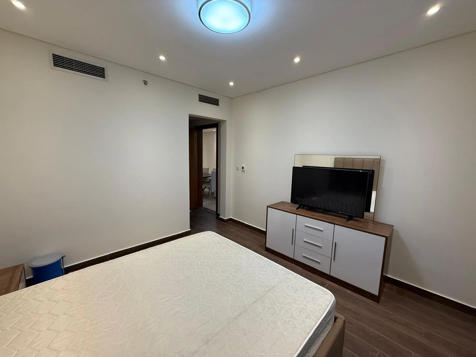 ELEGANT 1BEDROOM FULLY FURNISHED WITH BALCONY