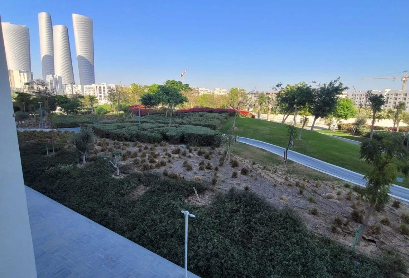 RENTED 2 BHK PARK VIEW WITH TERRACE BEST PRICE
