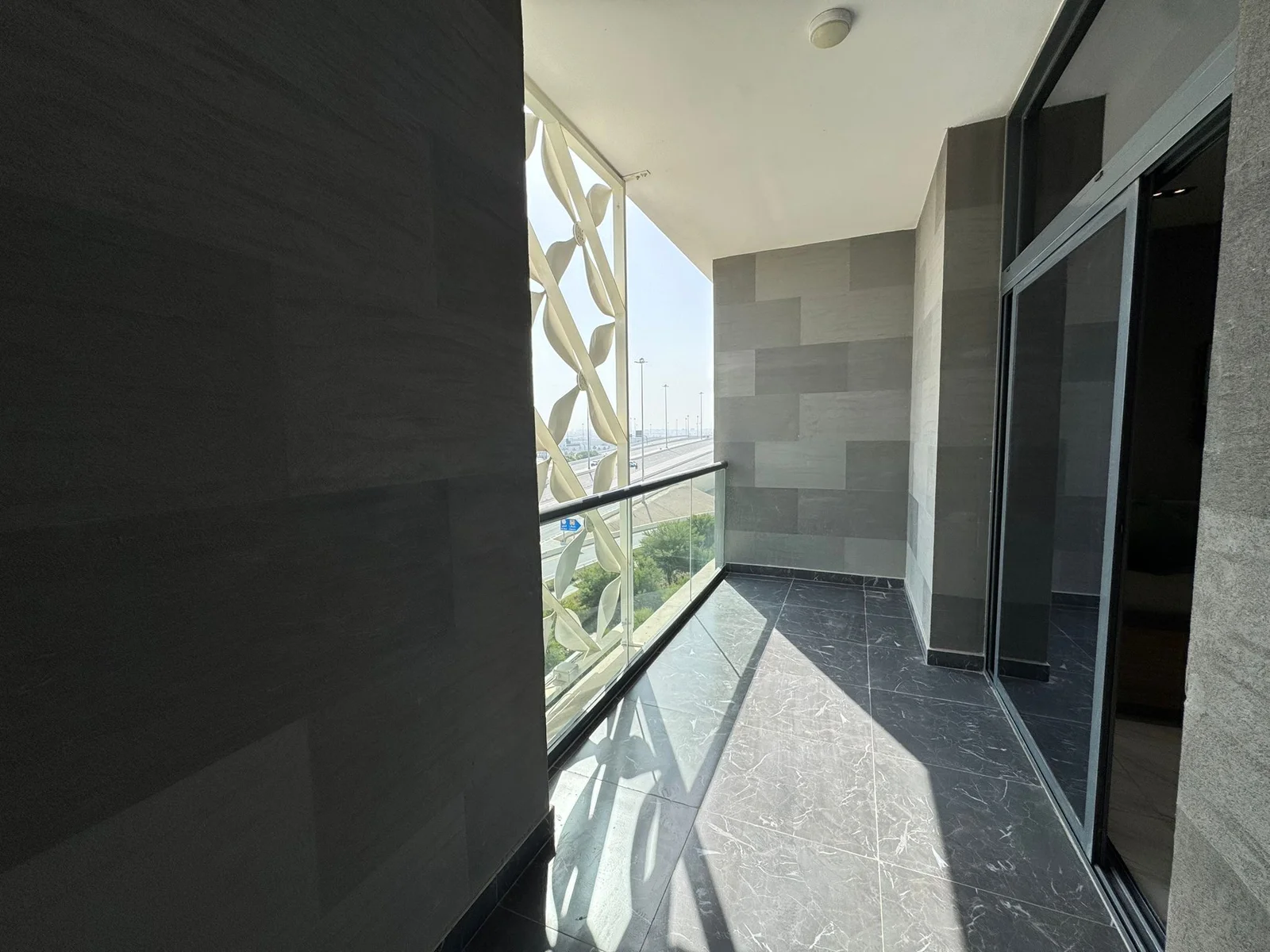 BRAND NEW 2BEDROOM FULLY FURNISHED WITH BALCONY