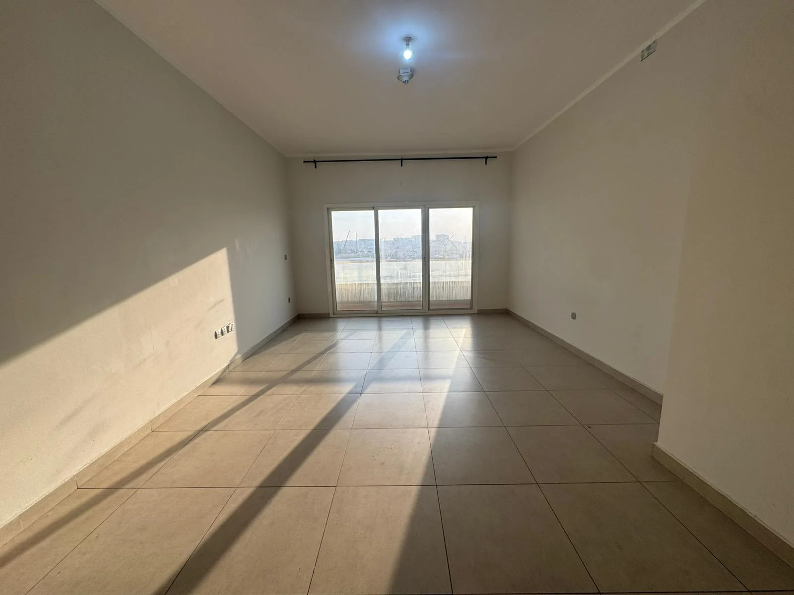 CLASSIC 1BEDROOM SEMI FURNISHED WITH BALCONY
