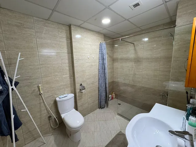 ELEGANT 2 BEDROOM FULLY FURNISHED WITH BALCONY