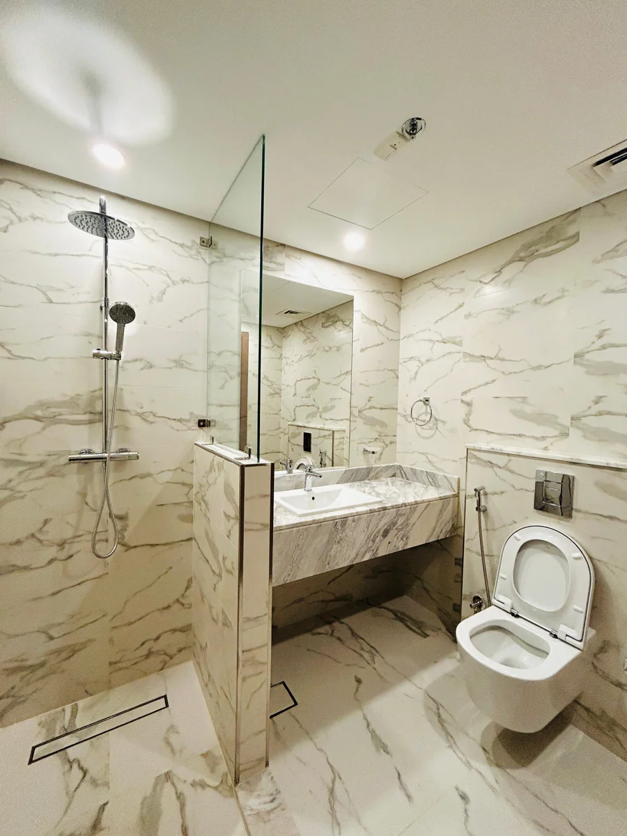 BRAND NEW 2 BEDROOM FULLY FURNISHED WITH BALCONY