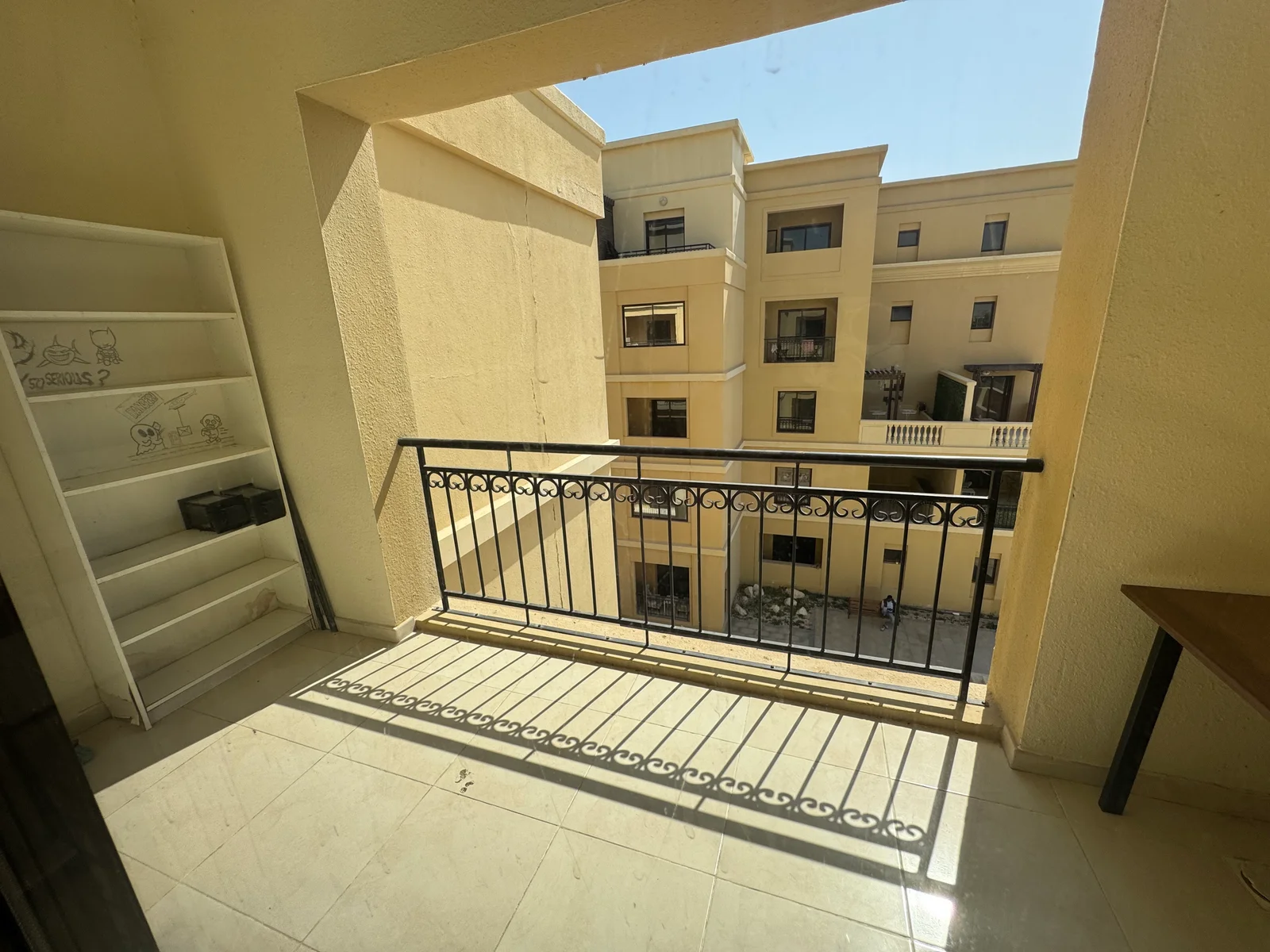 COZY 1 BEDROOM FULLY FURNISHED WITH BALCONY