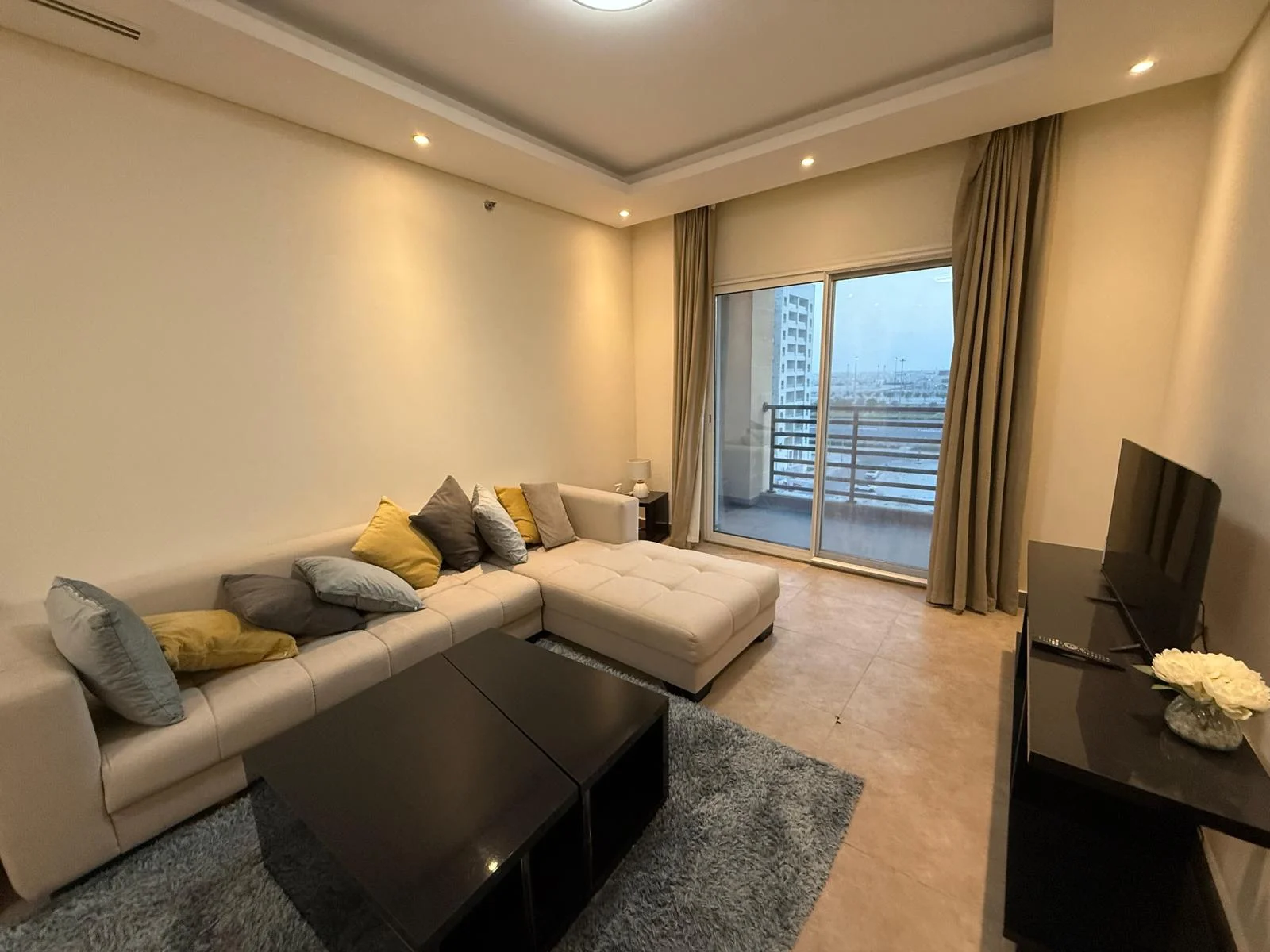 ELEGANT 1BEDROOM FULLY FURNISHED WITH BALCONY