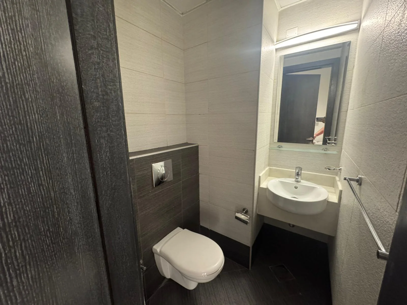 CLASSIC 1BEDROOM SEMI FURNISHED WITH BALCONY