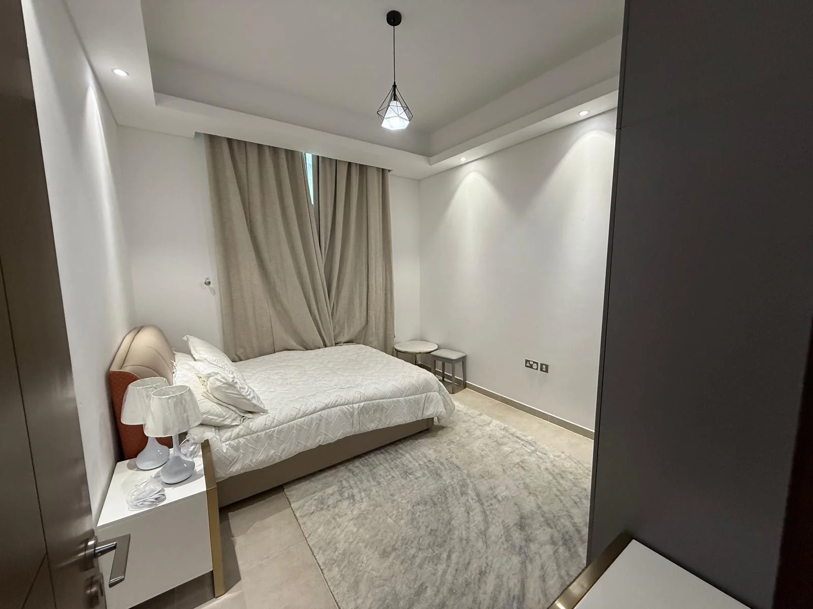 LUXURY 1BHK FF SEE VIEW MARINA WITH BALCONY 