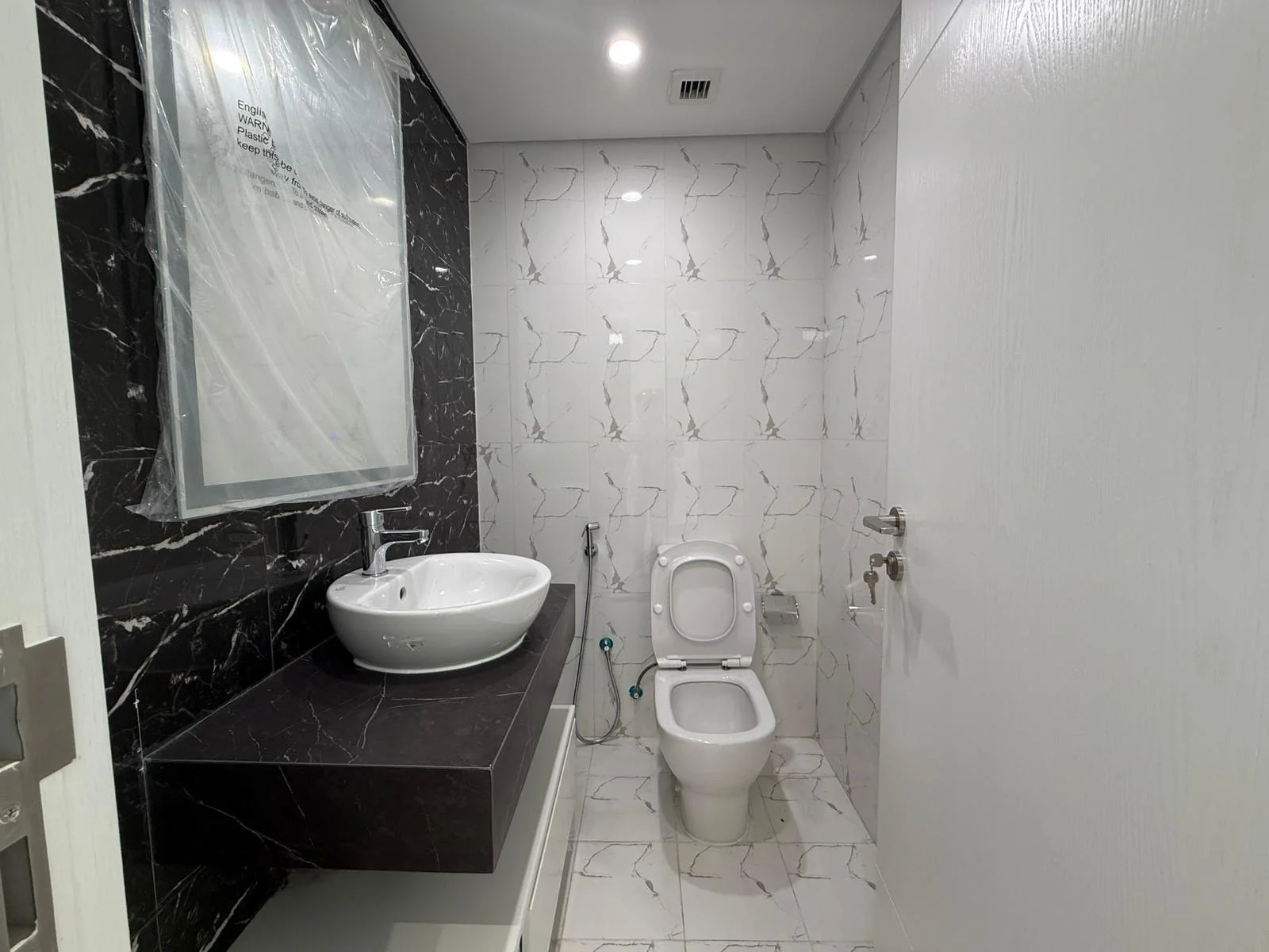 BRAND NEW 1BEDROOM LUXURY FURNITURE WITH BALCONY - view 3