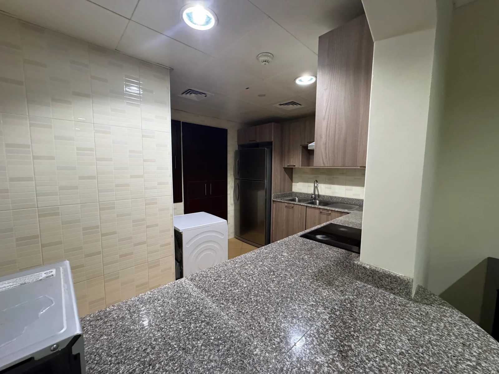 ONE MONTH FREE QATAR COOL INCLUDE 1 BEDROOM FF