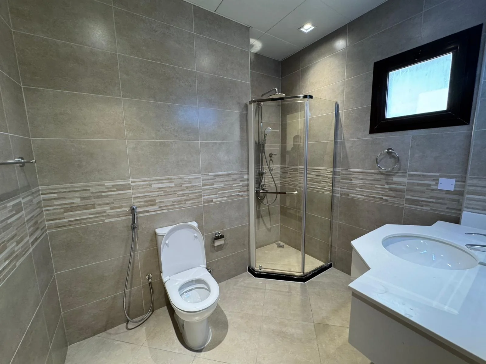 BRAND NEW 3BEDROOM FULLY FURNISHED WITH BIG LAYOUT