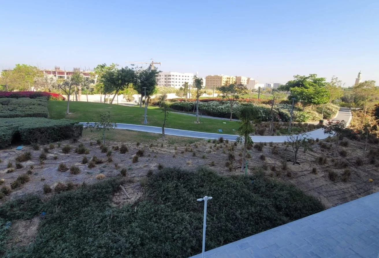 RENTED 2 BHK PARK VIEW WITH TERRACE BEST PRICE