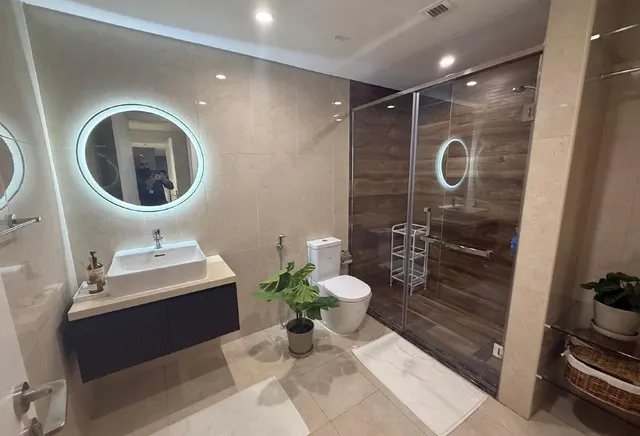 LUXURY 2 BHK BRAND NEW FULLY FURNISHED IN YASMEEN