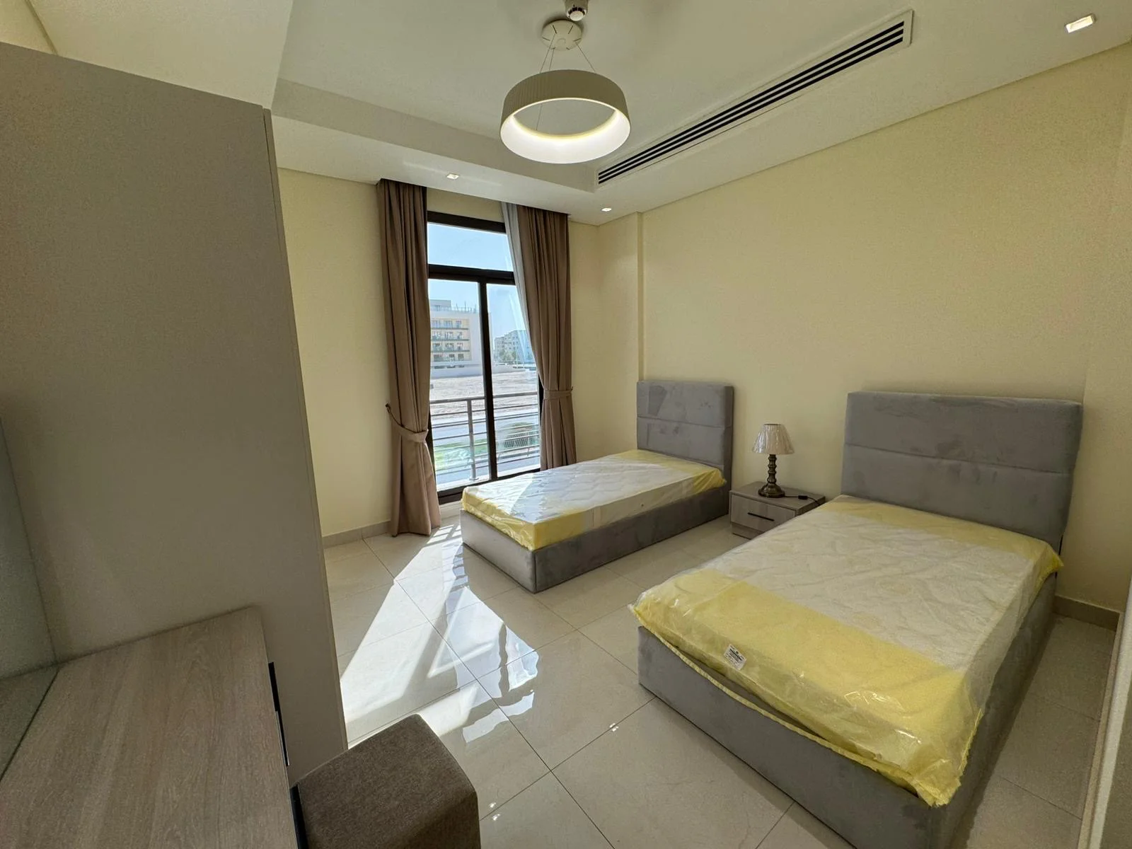 BRAND NEW 2 BEDROOM FULLY FURNISHED BIG LAYOUT