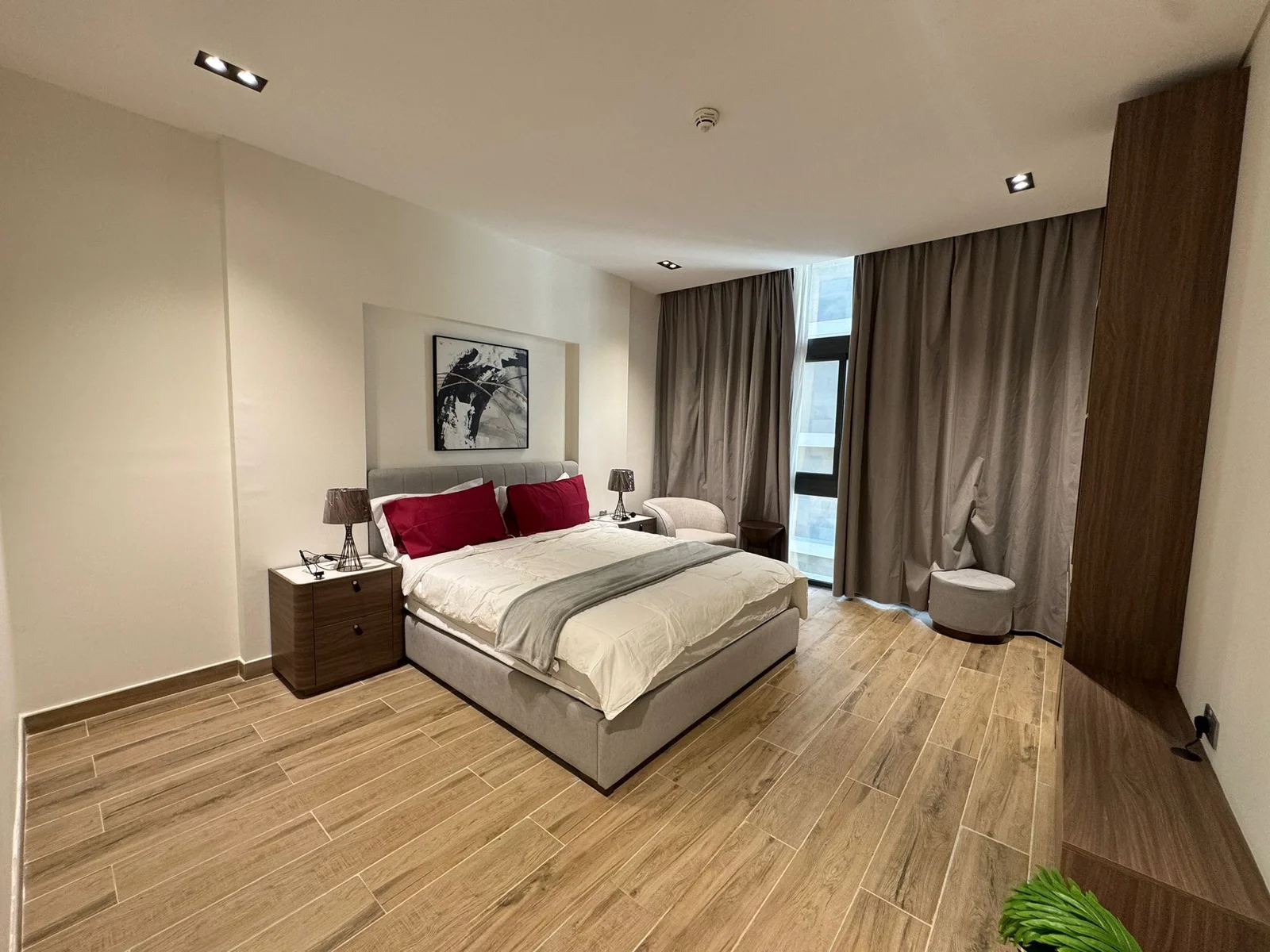 BRAND NEW 2BEDROOM FULLY FURNISHED WITH BALCONY