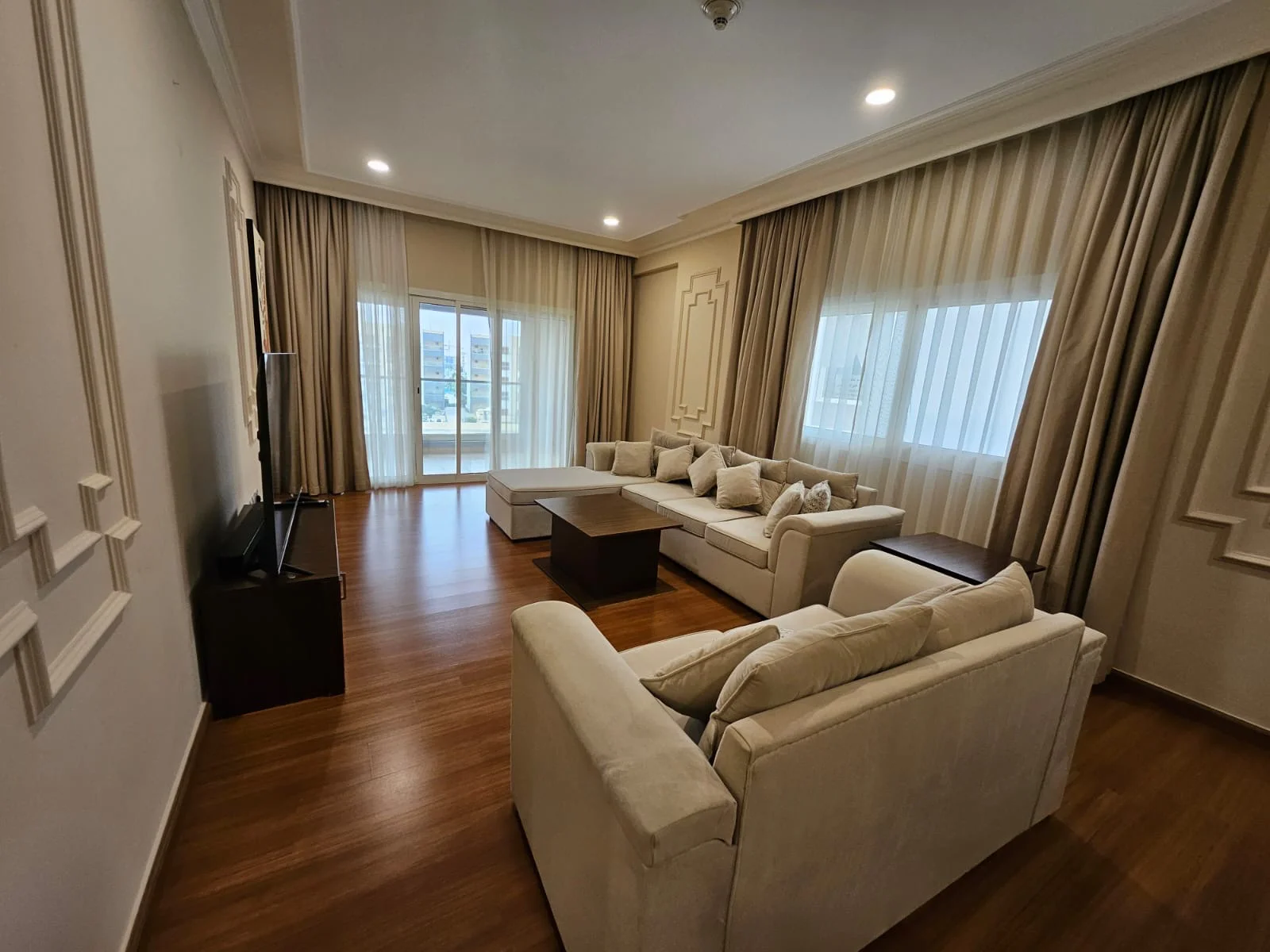 ELEGANT 2BHK FF SEE VEIW UPGRADED APARTMENT