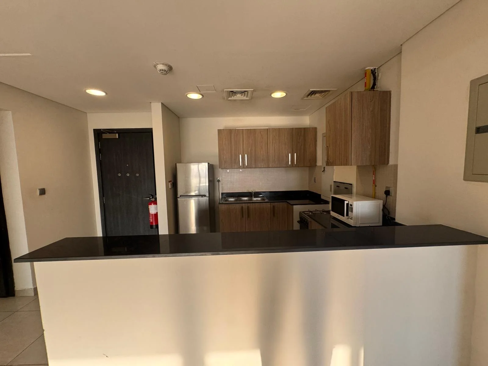 ELEGANT 1BHK SEMI FURNISHED WITH BALCONY APARTMENT