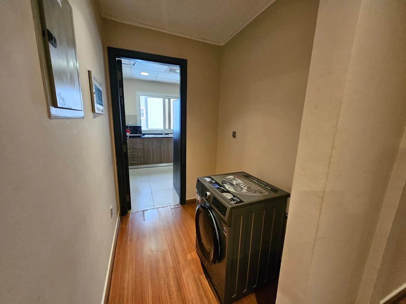 ELEGANT 2BHK FF SEE VEIW UPGRADED APARTMENT