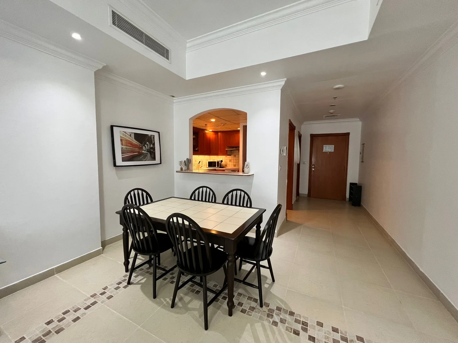 ELEGANT 1 BEDROOM FULLY FURNISHED WITH BALCONY