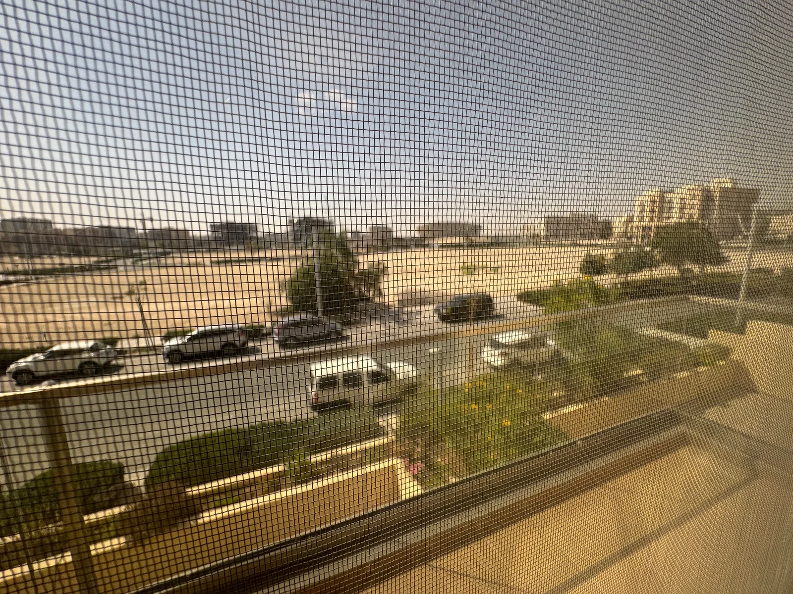 COZY 1 BEDROOM SEMI FURNISHED WITH BIG BALCONY