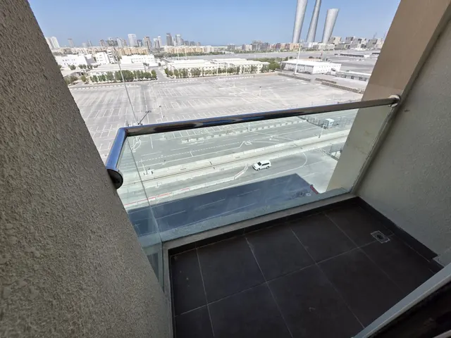 TITLE DEED 2BEDROOM FOR INVESTMENT NEAR STADIUM