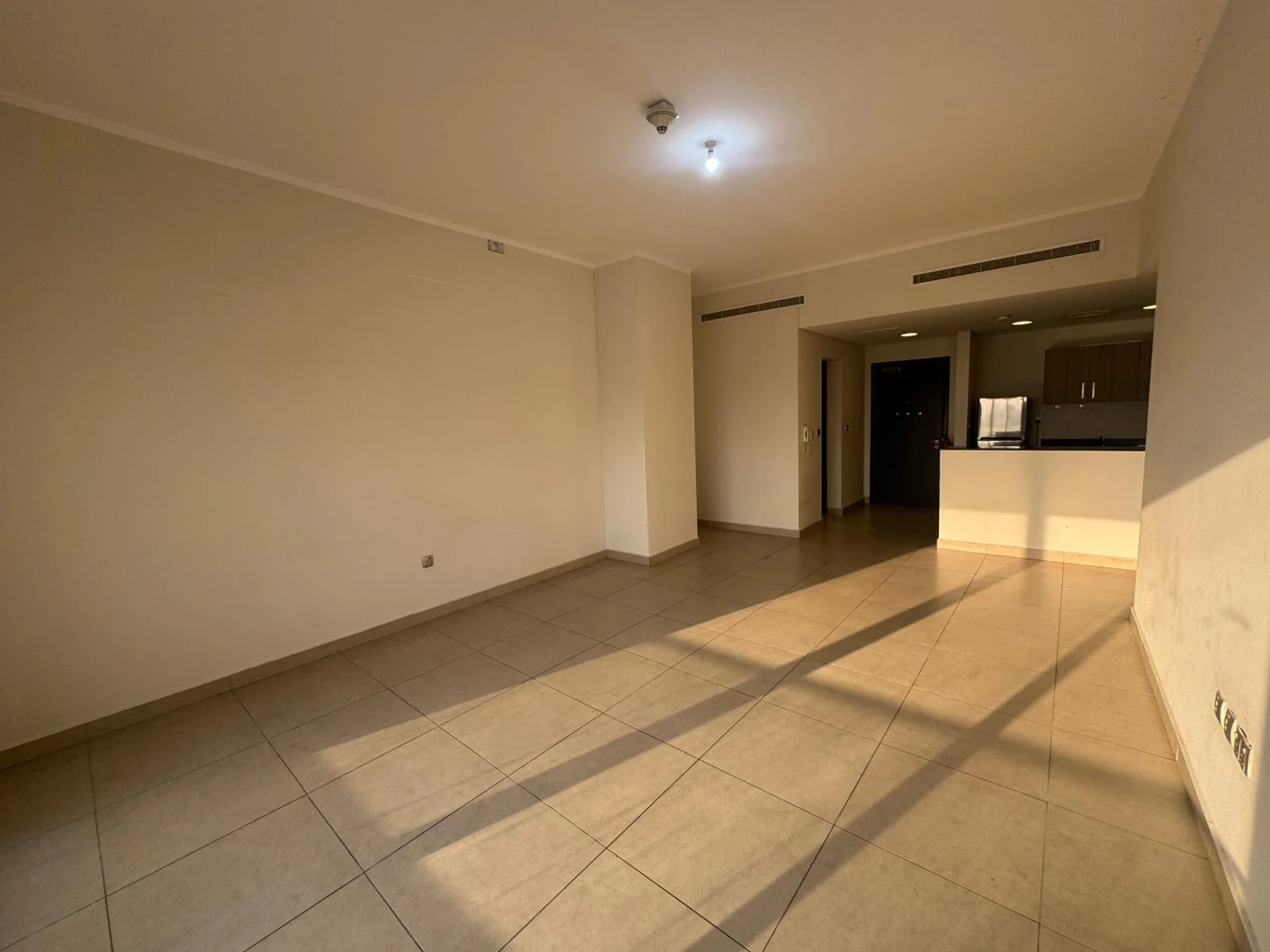 CLASSIC 1BEDROOM SEMI FURNISHED WITH BALCONY