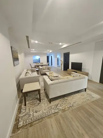 LUXURY BIG LAYOUT 1BEDROOM FULLY FURNISHED BALCONY