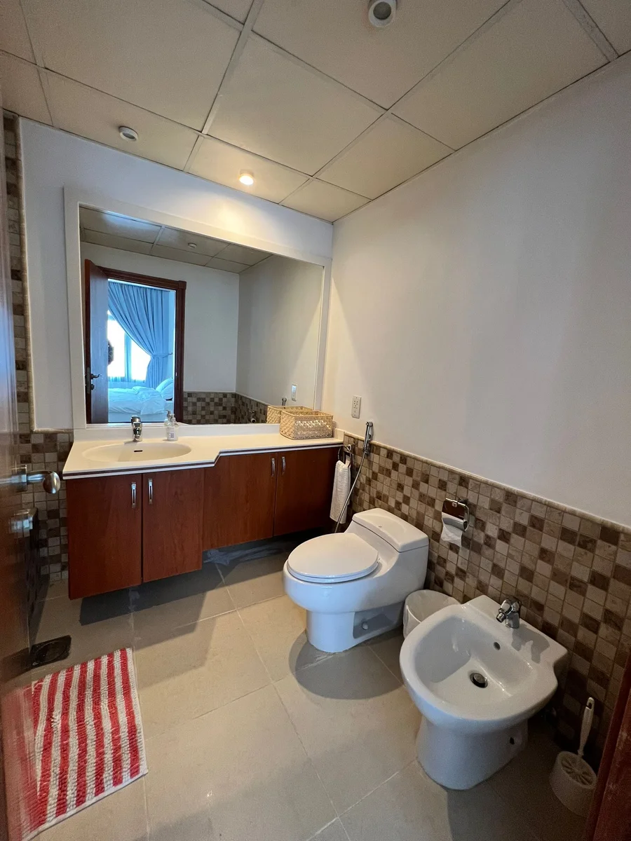 ELEGANT 1 BEDROOM FULLY FURNISHED WITH BALCONY