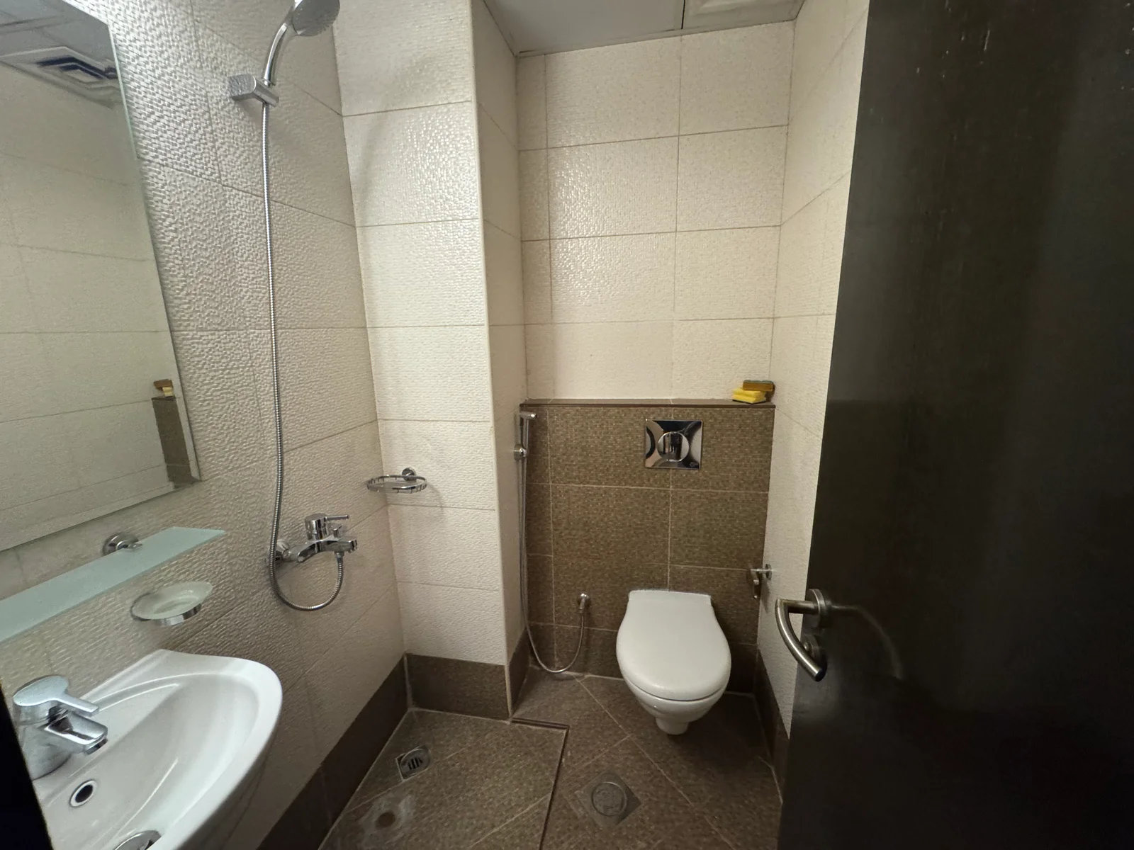 ELEGANT 2BEDROOM PLUS MAID ROOM WITH BALCONY