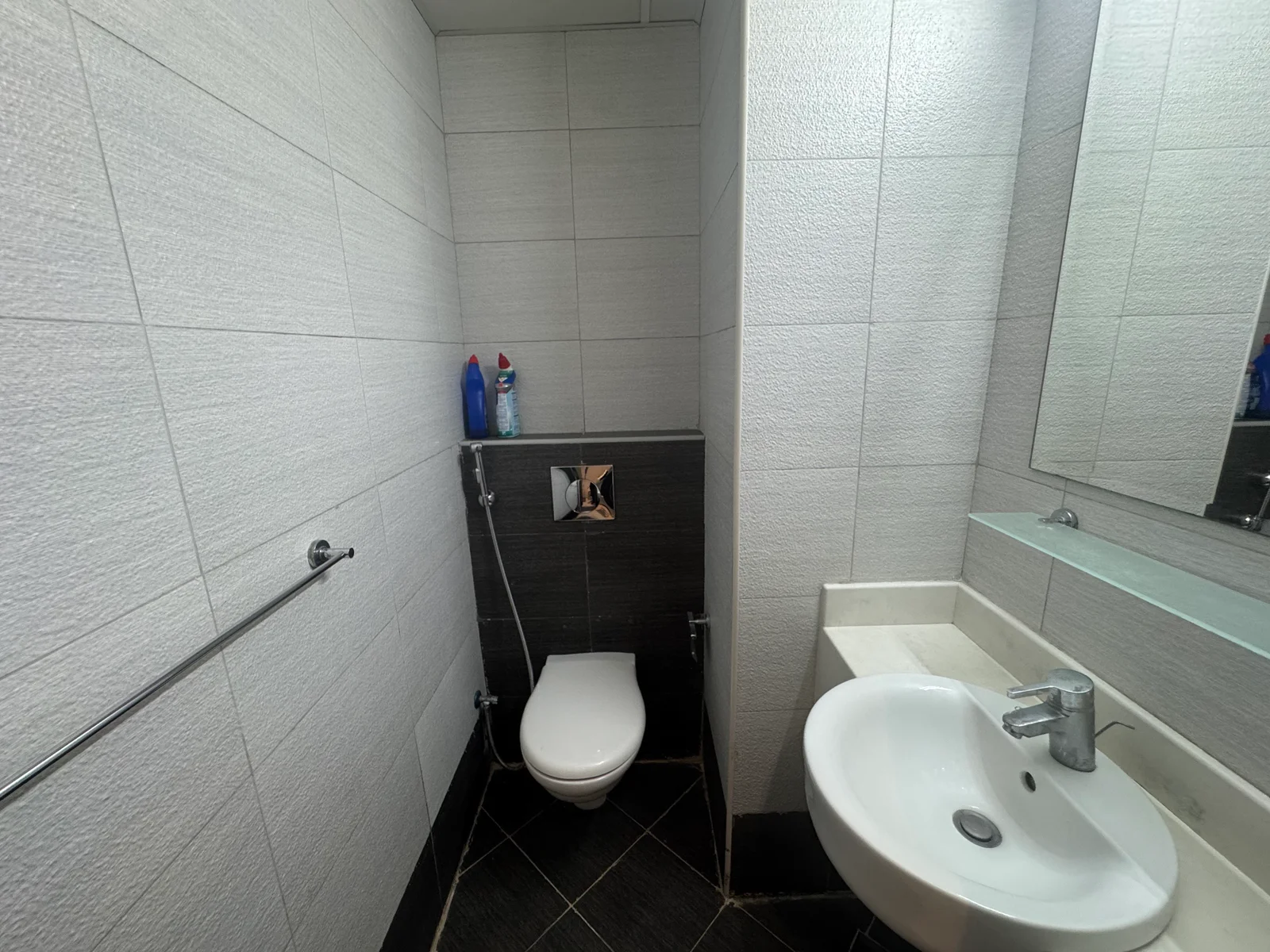 COZY 1BEDROOM FULLY FURNISHED WITH BALCONY