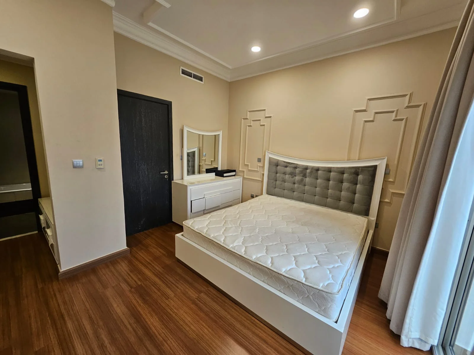 ELEGANT 2BHK FF SEE VEIW UPGRADED APARTMENT