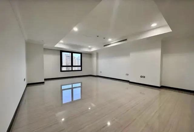 Semi-Furnished 2-bedroom apartment in Porto Arabia