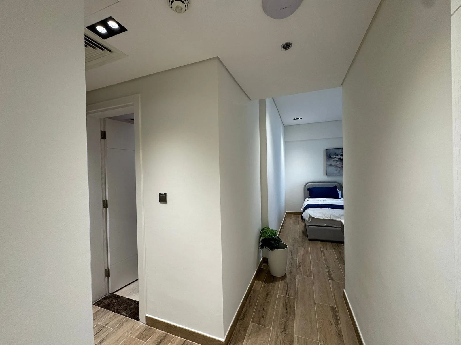 BRAND NEW 2BEDROOM FULLY FURNISHED WITH BALCONY