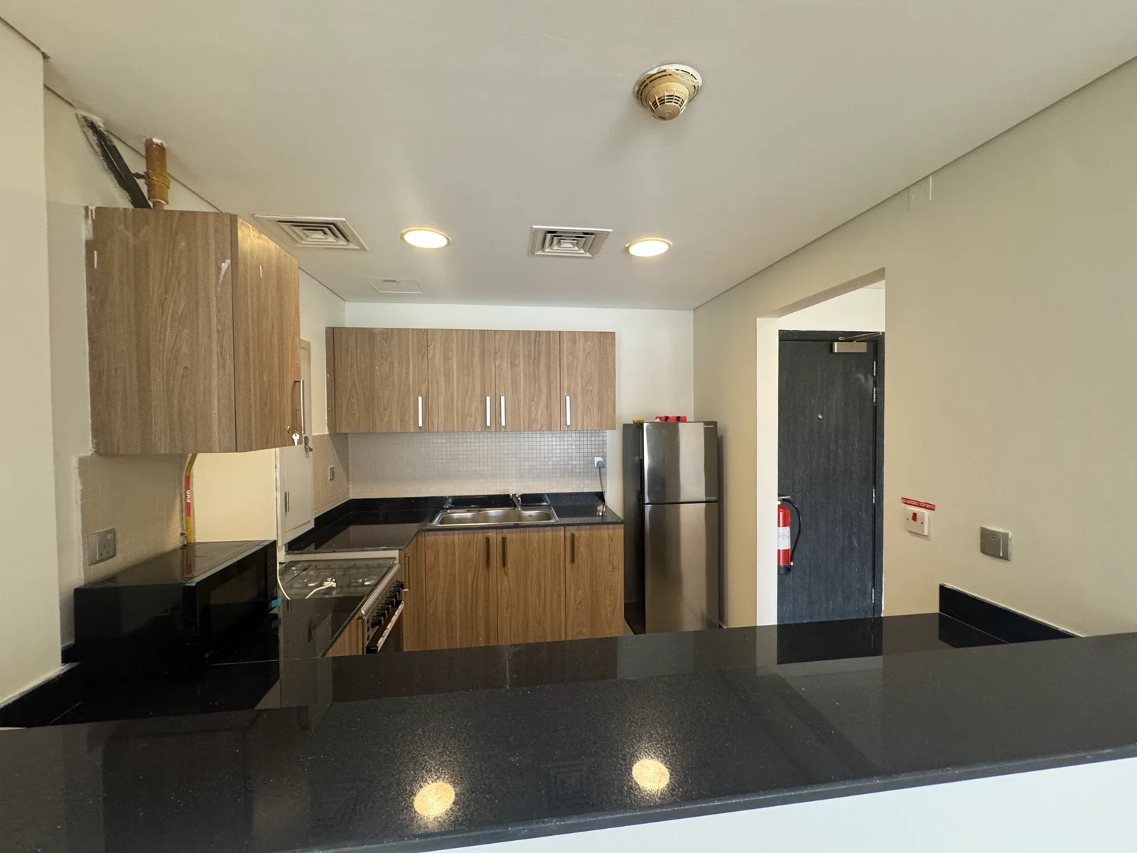 COZY 1 BEDROOM SEMI FURNISHED WITH BIG BALCONY