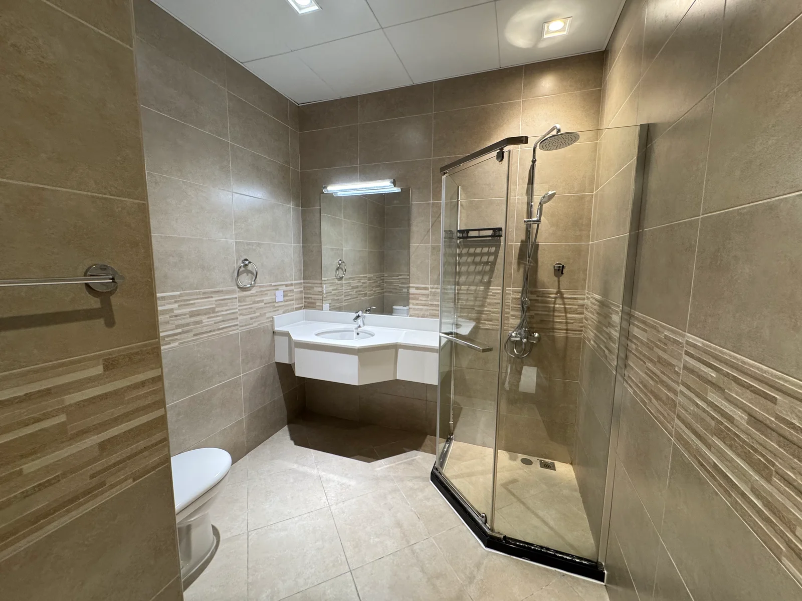 BRAND NEW 2BEDROOM FULLY FURNISHED WITH BALCONY