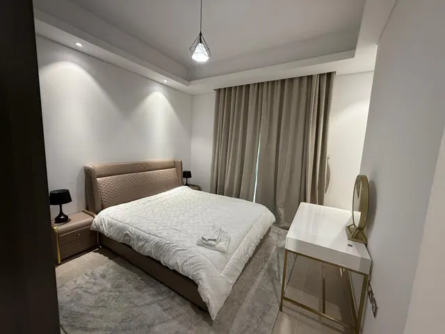 LUXURY 2BEDROOM FULLY FURNISHED WITH BALCONY