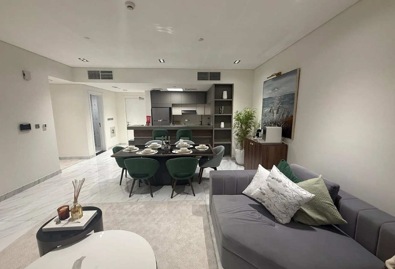LUXURY 2 BHK BRAND NEW FULLY FURNISHED IN YASMEEN