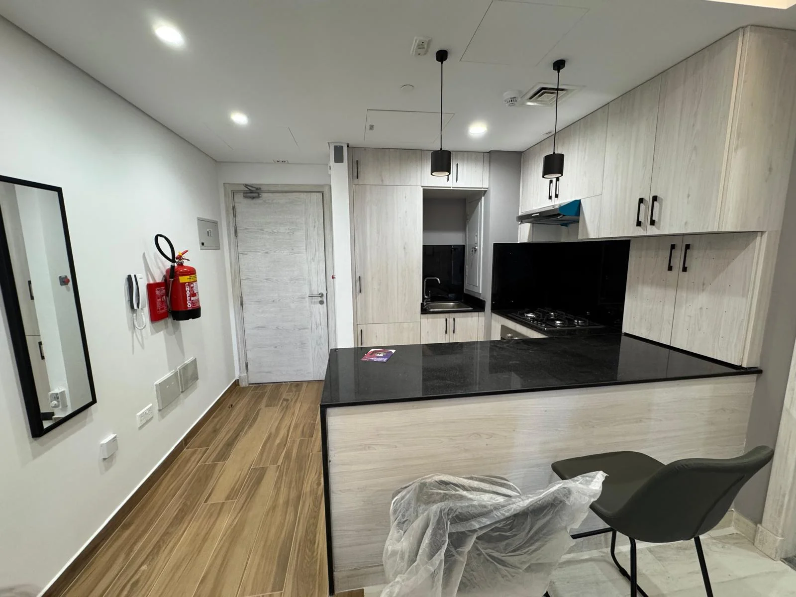 BRAND NEW 1BEDROOM FULLY FURNISHED WITH BALCONY