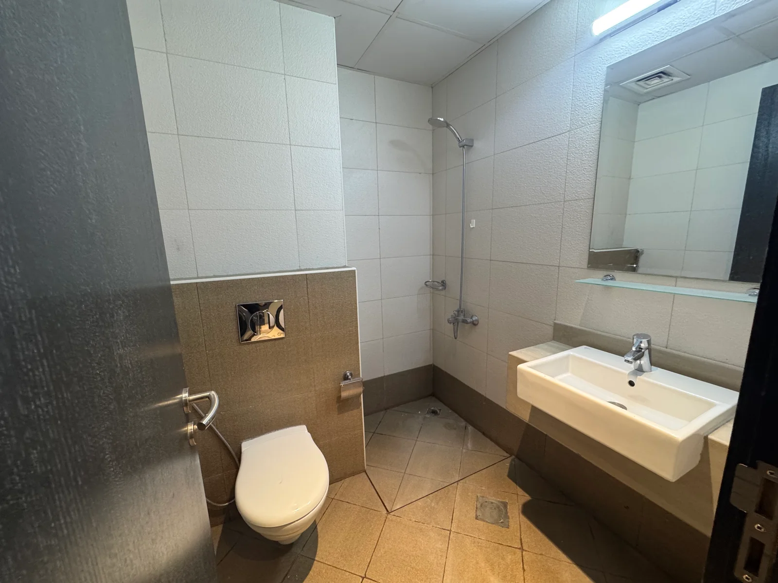 SEE VEIW 2BEDROOM PLUS MAID ROOM WITH BALCONY