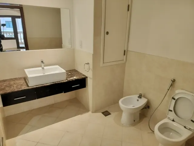 FREE ONE MONTH 1BEDROOM SEMI FURNISHED WITH MARINA - view 3