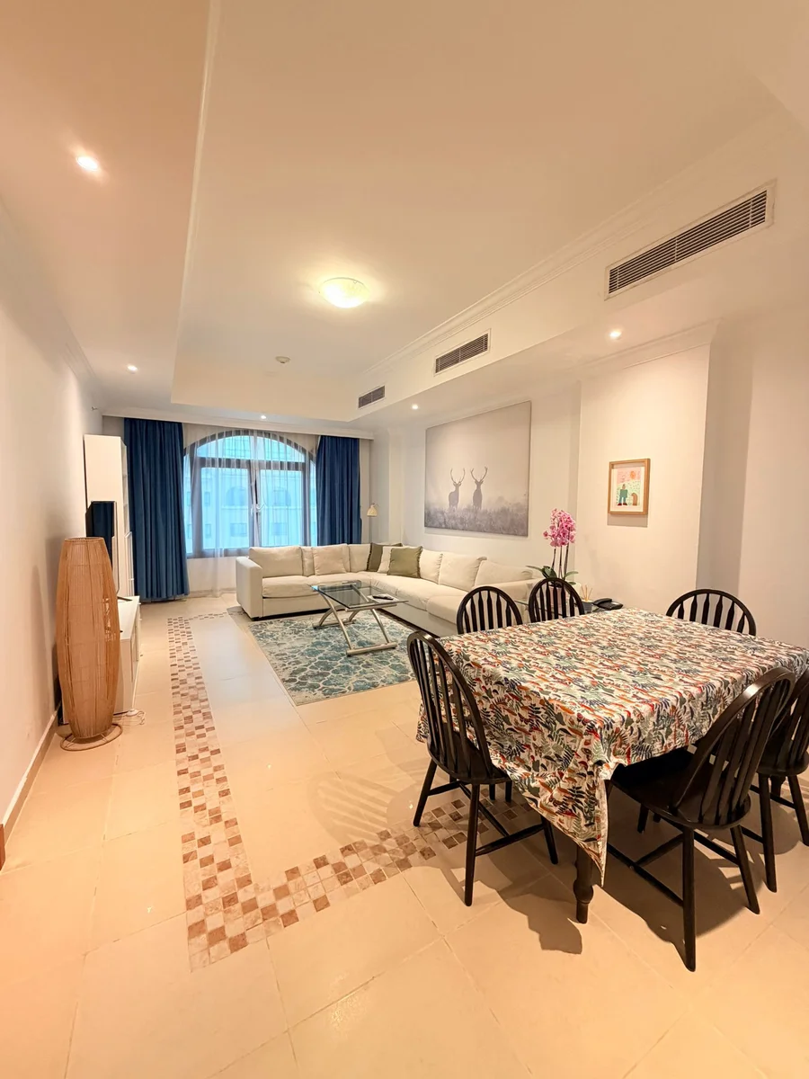 ELEGANT 1 BEDROOM FULLY FURNISHED WITH BALCONY